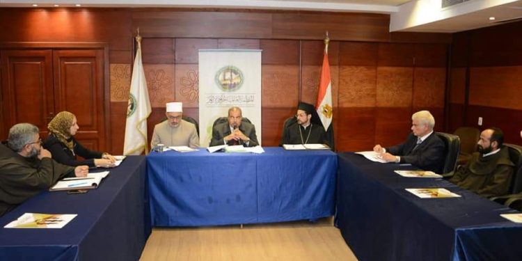 خلال ورشة عمل «حوار السلام والطمأنينة» بمنظمة خريجي الأزهر