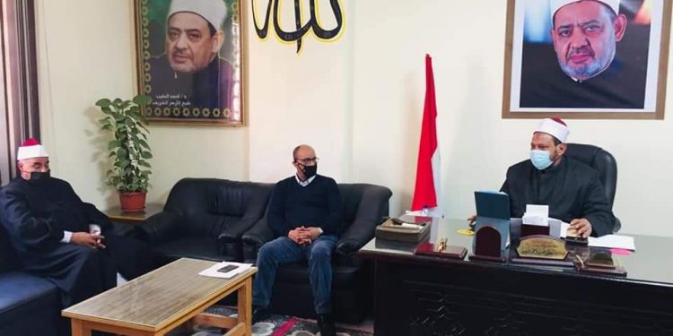 رئيس منطقة البحر الأحمر الأزهرية يجتمع بمديري الإدارات التعليمية استعدادا للامتحانات