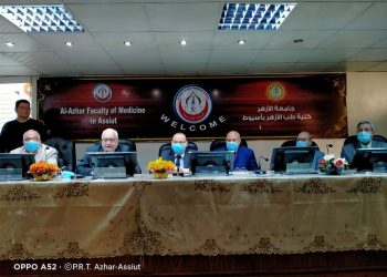 الأمين العام بجامعة الأزهر يفتتح الدورة التدريبية لأعمال الامتحانات الإلكترونية