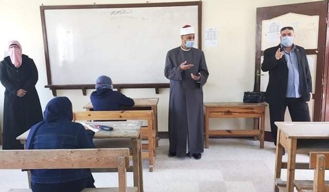 رئيس أزهر الإسكندرية يتفقد لجان الامتحانات لليوم الثاني