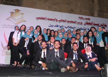 "واتساب" و" ماسنجر" أحدث وسائل جذب الطلاب الوافدين بالجامعات المصرية