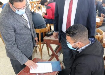 نائب رئيس جامعة الأزهر يتفقد امتحانات الفرقة السادسة بكليات الطب