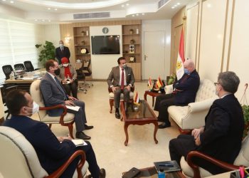 التعليم العالي تبحث انشاد افدع للجامعات الإسبانية