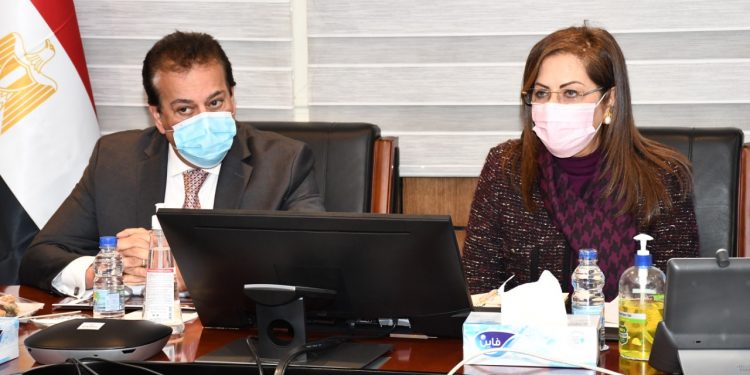 السعيد وعبد الغفار يناقشان الخطة الاستثمارية لوزارة التعليم العالي للعام المالى 2021/2022