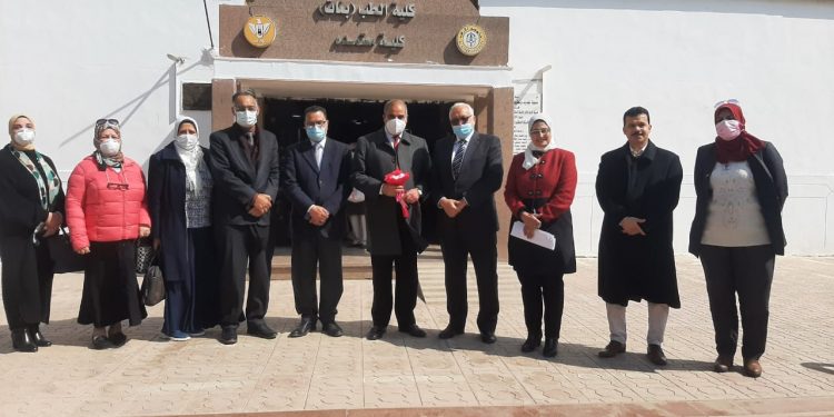 رئيس جامعة الأزهر يشيد بالدورة التدريبية على أعمال الامتحانات الإلكترونية وبنوك الأسئلة