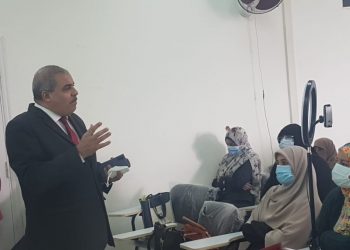 المحرصاوي يتفقد دورة أعمال الامتحانات الإلكترونية بصيدلة الأزهر