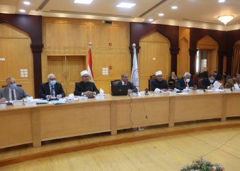 مجلس جامعة الأزهر يهنئ الدراسات الإنسانية لاعتماد قسمي: اللغة الإنجليزية والإسبانية