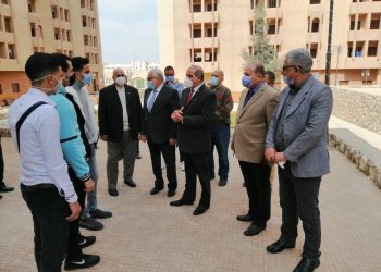 رئيس جامعة الأزهر يتفقد المدن الجامعية والطلاب يشيدون بمستوى الخدمات