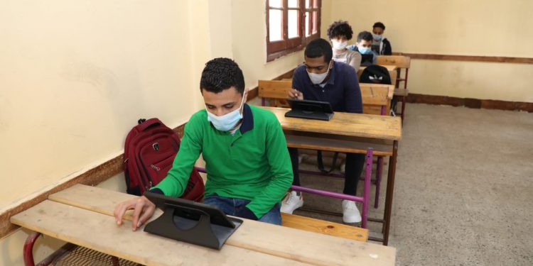 أمهات مصر: امتحان كيمياء الثاني الثانوي صعب ويحتاج لوقت طويل.. والإنجليزي سهل
