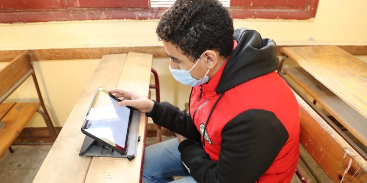 رغم وعد الوزير.. استمرار “سقوط السيستم” ببعض المدارس لطلاب الثاني الثانوي