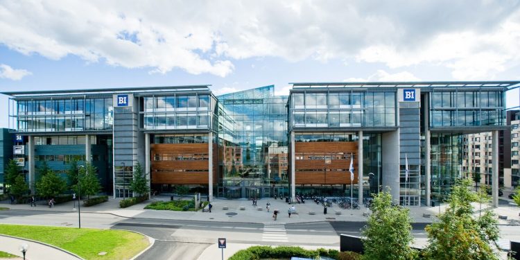 منحة مدرسة الأعمال النرويجية لطلاب الماجستير