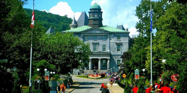 جامعة ماكجيل الكندية تقدم منحة لطلاب البكالوريوس