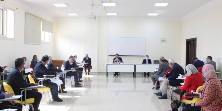 مجلس شئون المعاهد يناقش تنظيم ترخيص مزاولى المهن الحرفية