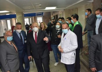الخشت يتفقد إتمام عمليات تطوير معهد الأورام بالمنيل ومستشفى طواريء قصر العيني