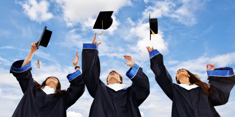 الحكومة البولندية تقدم منحة لطلاب الماجستير