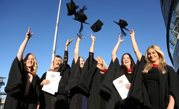 منحة جامعة بولونيا الإيطالية لطلاب البكالوريوس والماجستير