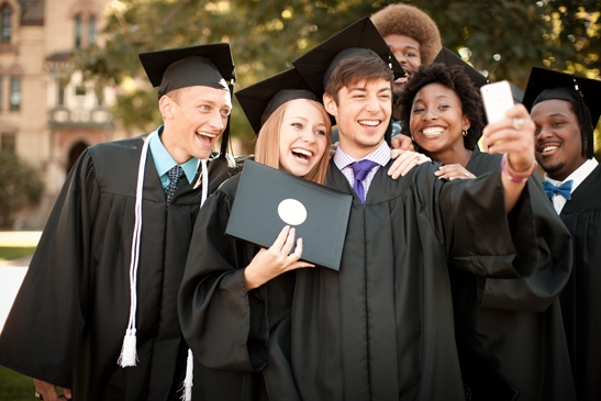 الحكومة البولندية تقدم منحة لطلاب الماجستير