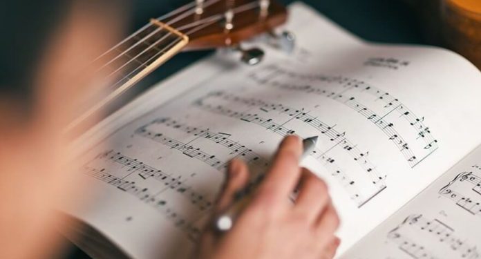 موسيقية جامعة حلوان تنظم الكورس الموسيقي المكثف