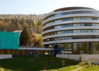 مختبر علم الأحياء الجزيئي الأوروبي يقدم فرص زمالات لطلاب الدكتوراه