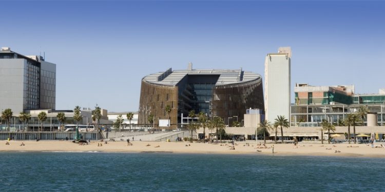 فرصة تدريب في مركز التنطيم الجينومي في إسبانيا للطلاب