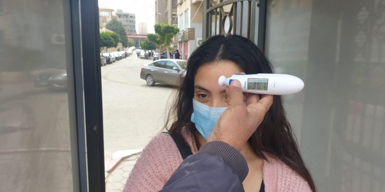 الجامعة المصرية الصينية تتعاقد على شراء أجهزة تصحيح جديدة لمنع تداول الأوراق للوقاية من كورونا