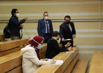 وزير التعليم العالي: لم اتلق اي شكاوى من الطلاب.. ولدينا الإرادة لإكمال العام الدراسي