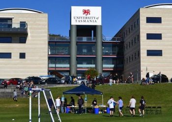 منحة جامعة تسمانيا الأسترالية لطلاب البكالوريوس والدراسات العليا