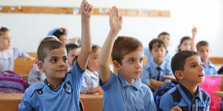 المدارس تستقبل طلابها في الأردن .. بعد عام من إغلاقها