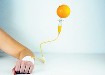 معالجة السرطان بفيتامين سي.. بحث علمي جديد في إسبانيا