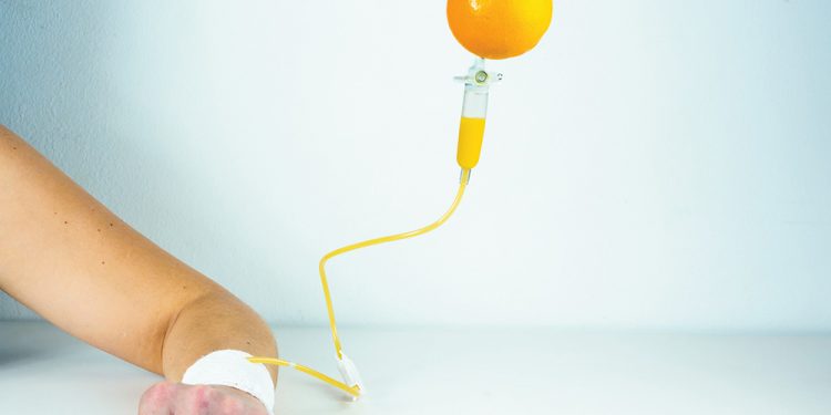 معالجة السرطان بفيتامين سي.. بحث علمي جديد في إسبانيا