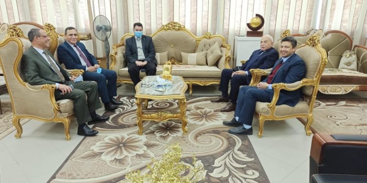 رئيس جامعة دمياط يستقبل رئيس لجنة قطاع التربية الرياضية بـ"الأعلى للجامعات"