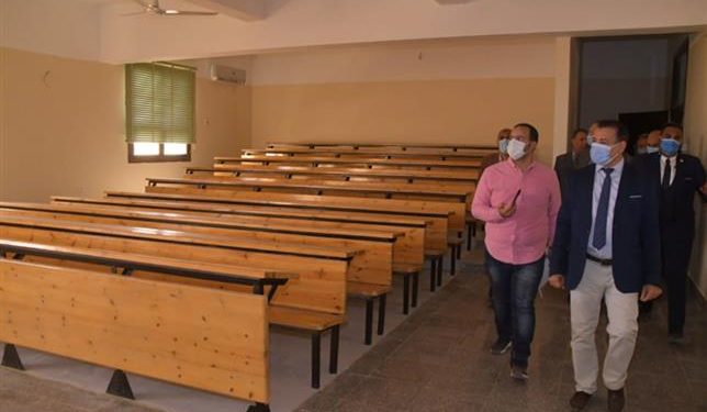 مساعد وزير التعليم العالي يتفقد منشآت جامعة الوادي الجديد