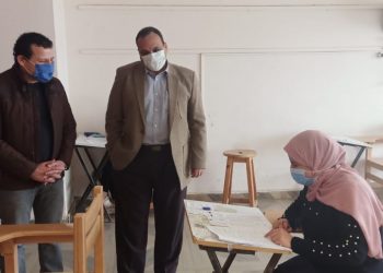 "سمير" يتفقد امتحانات كليتي "الحاسبات والفنون التطبيقية" بجامعة بنها|صور