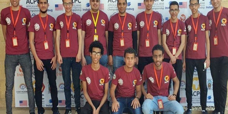 طلاب "الحاسبات والمعلومات" بجامعة أسيوط يحصدون أول برونزية على مستوى الصعيد