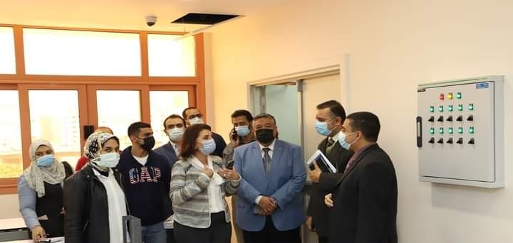 "الأعلى للجامعات" يتفقد قاعات الاختبارات الإلكترونية بـ"طب عين شمس"|صور