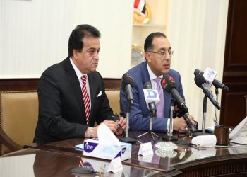 وصول رئيس الوزراء ووزيرى التعليم العالى والصحة لسوهاج لمتابعة حادث تصادم قطاري طهطا