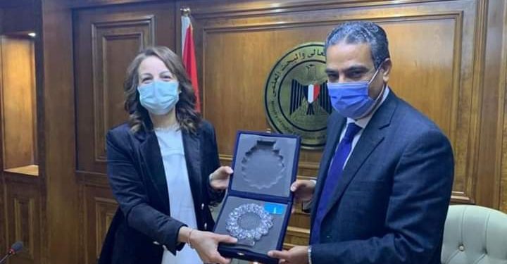 لجنة معاهد الإعلام بالتعليم العالي تكرم عادل عبدالغفار