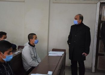 رئيس جامعة الزقازيق يتفقد عددا من لجان الامتحانات