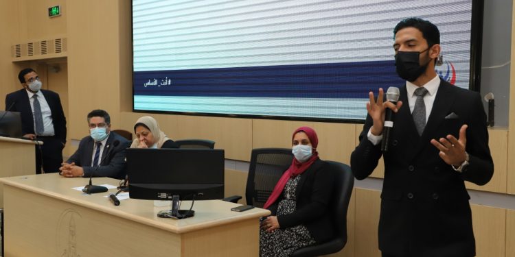 افتتاح ملتقى التعريف بفرص العمل والتوظف بـ«طب عين شمس»|صور