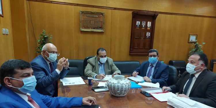 لجنة قيادات جامعة بنها تستقبل المتقدمين للوظائف الإشرافية