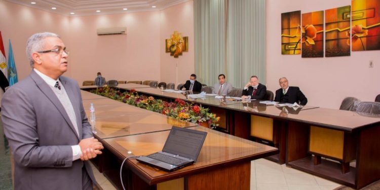 إجراء مقابلات شخصية لاختيار القيادات الإدارية بجامعة طنطا