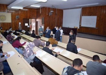 500 طالب وطالبة يؤدون امتحانات التعليم المدمج بجامعة سوهاج