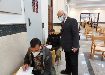 جامعة بنها: تطبيق الإجراءات الوقائية لمواجهة كورونا أثناء الامتحانات