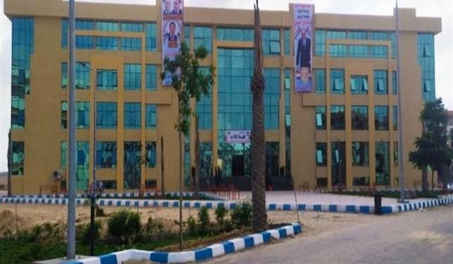 وزير التعليم العالي يستعرض المشروعات التنفيذية لتطوير الجامعات الحكومية