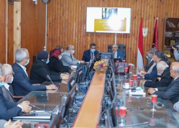 رئيس جامعة طنطا يكرم الفائزين بجائزة الإشارات المرجعية بكلية العلوم