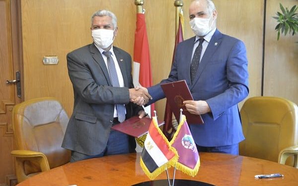 بروتوكول بين جامعة الفيوم وهيئة تنمية الصعيد لخدمة البيئة والمجتمع