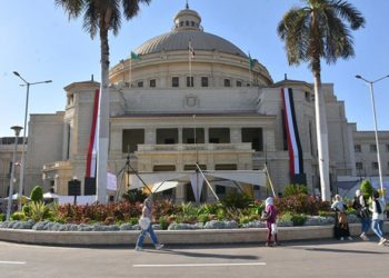 أزمة أستاذ «إعلام القاهرة» على «طاولة» النائب العام.. مصدر يكشف مصيره بجامعة القاهرة