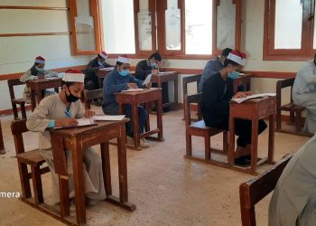 في يومها السابع: طلاب الثاني الإعدادي والأول الثانوي يؤدون امتحانات وسط متابعة من مستشاري قطاع المعاهد الأزهرية