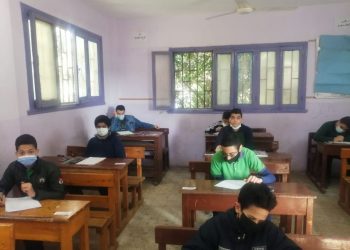 تعليم بلا حدود: قرارات التعليم تصحيح لأخكارثة بمدرسة حكومية.. بيع أوراق إجابات اطلاب "خردة" بـ2500 جنيهطاء امتحانات "الترم الأول" ومستقبل الطلاب مجهول