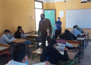 سيارة قمامة و2,7 مليون جنيه.. تفاصيل سرقة 1179 تابلت من مخازن التربية والتعليم